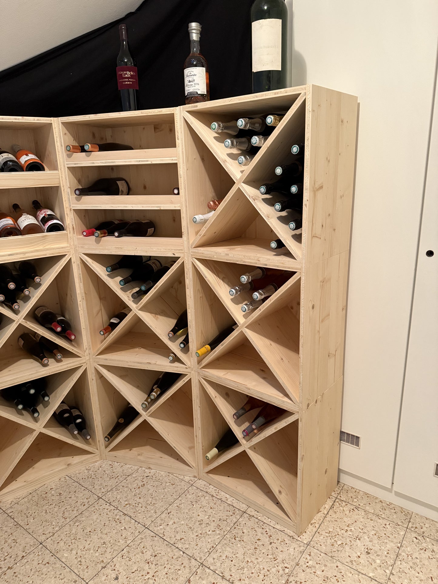 Cave En Bois "Modèle Élégance Plus" avec Pieds Réglables